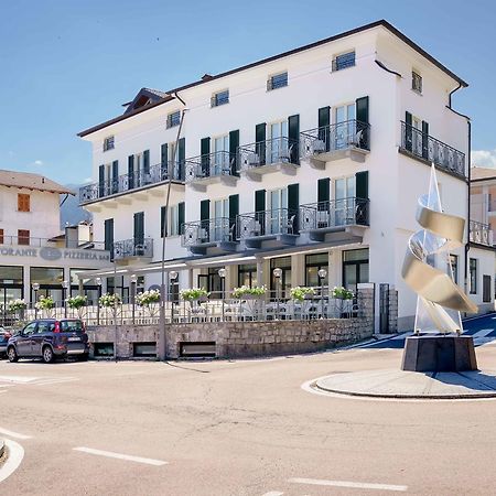 Residence Riva Del Lario Gravedona Buitenkant foto