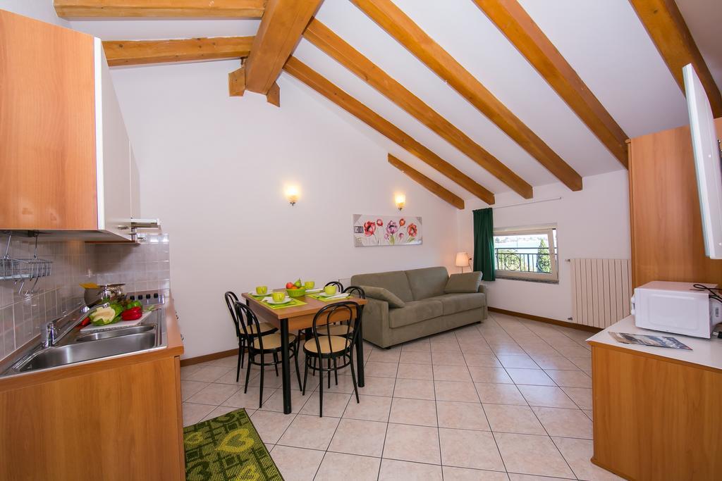 Residence Riva Del Lario Gravedona Buitenkant foto