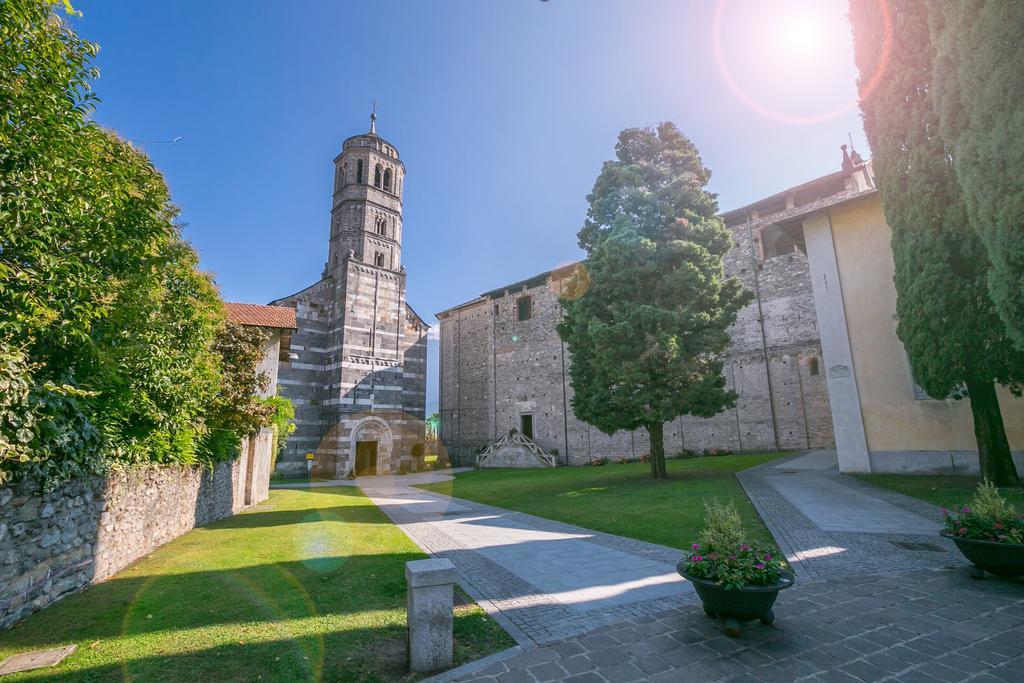 Residence Riva Del Lario Gravedona Buitenkant foto