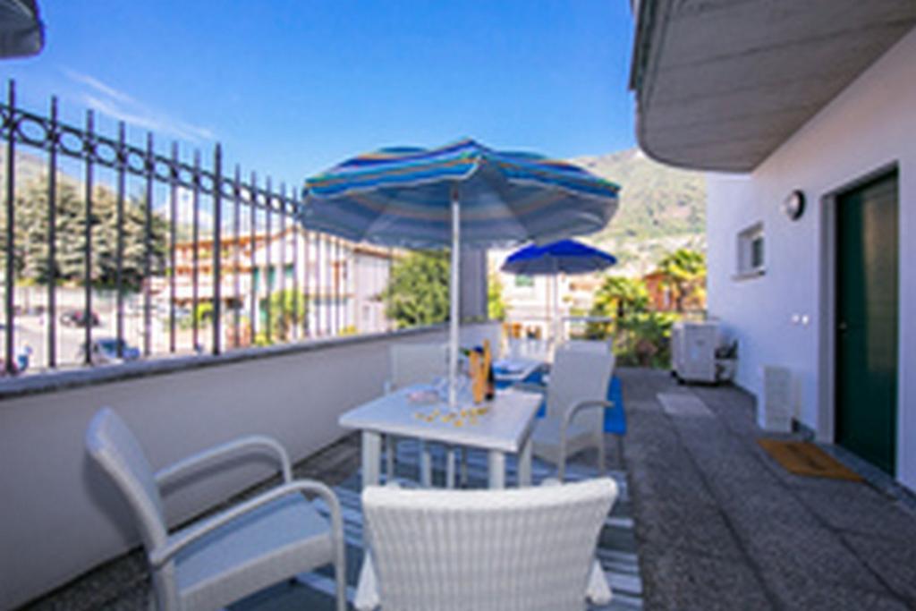 Residence Riva Del Lario Gravedona Buitenkant foto