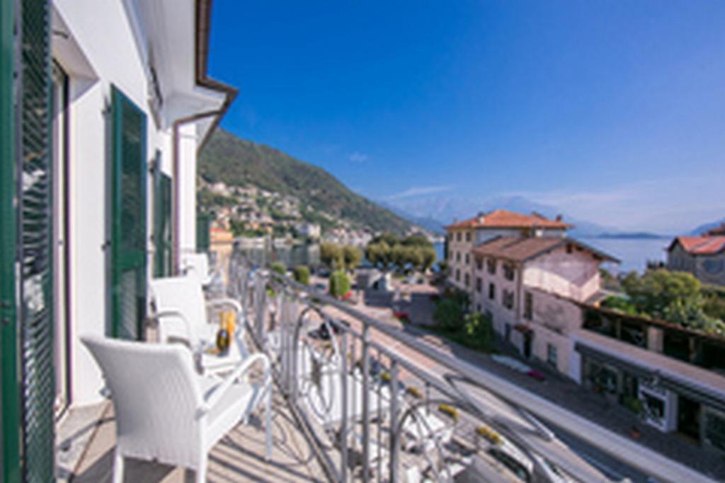 Residence Riva Del Lario Gravedona Buitenkant foto